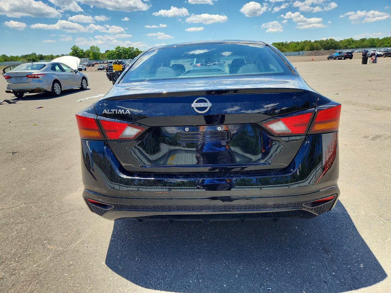 2023 Nissan Altima S - Image 6