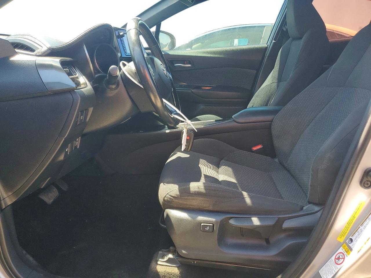 2018 Toyota C-Hr Xle Premium - Фото 7