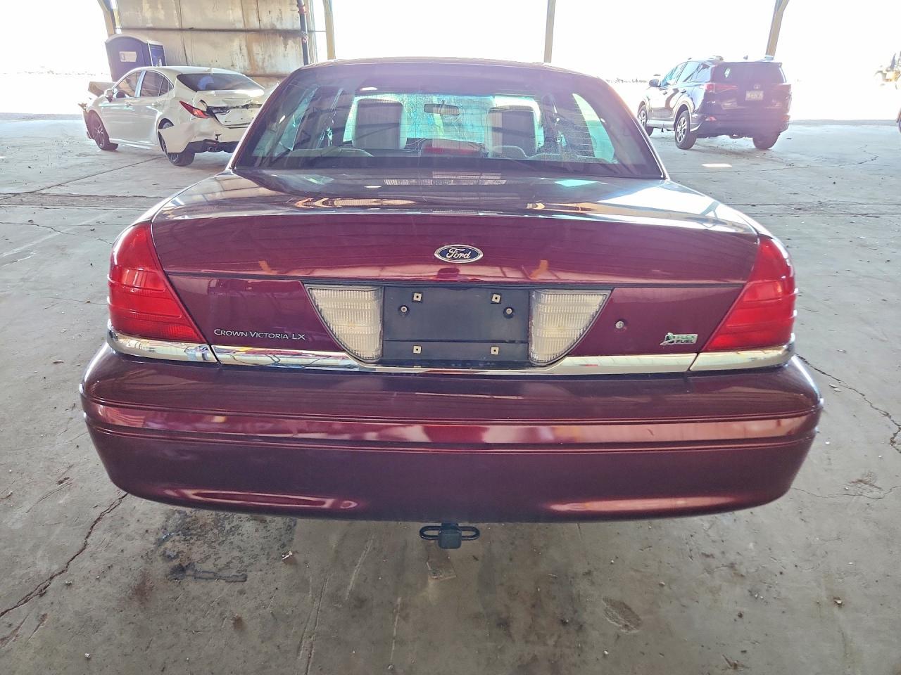 2011 Ford Crown Victoria Lx - Image 6