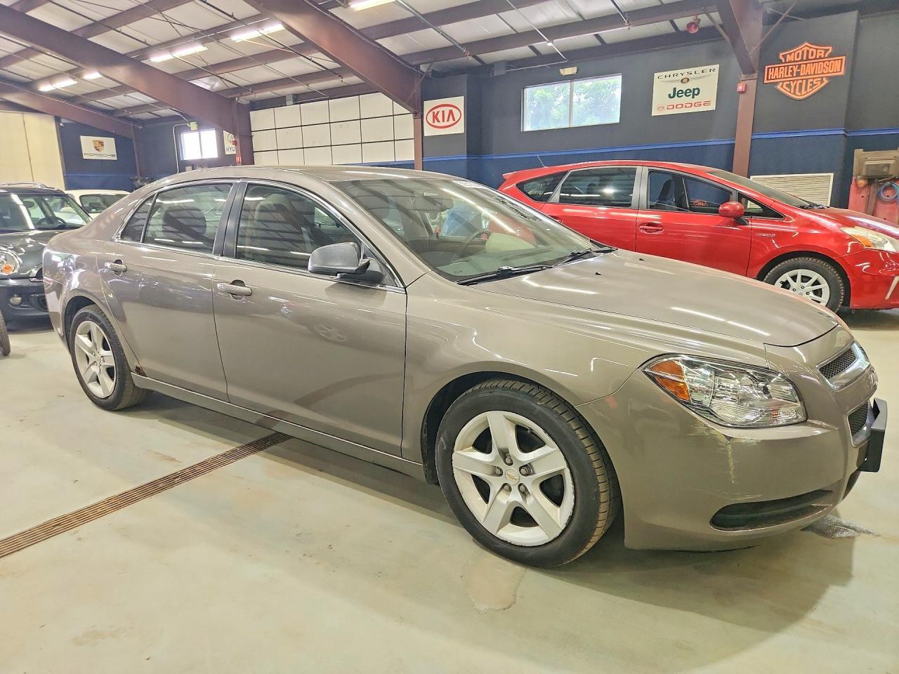 2011 Chevrolet Malibu Ls - Фото 4