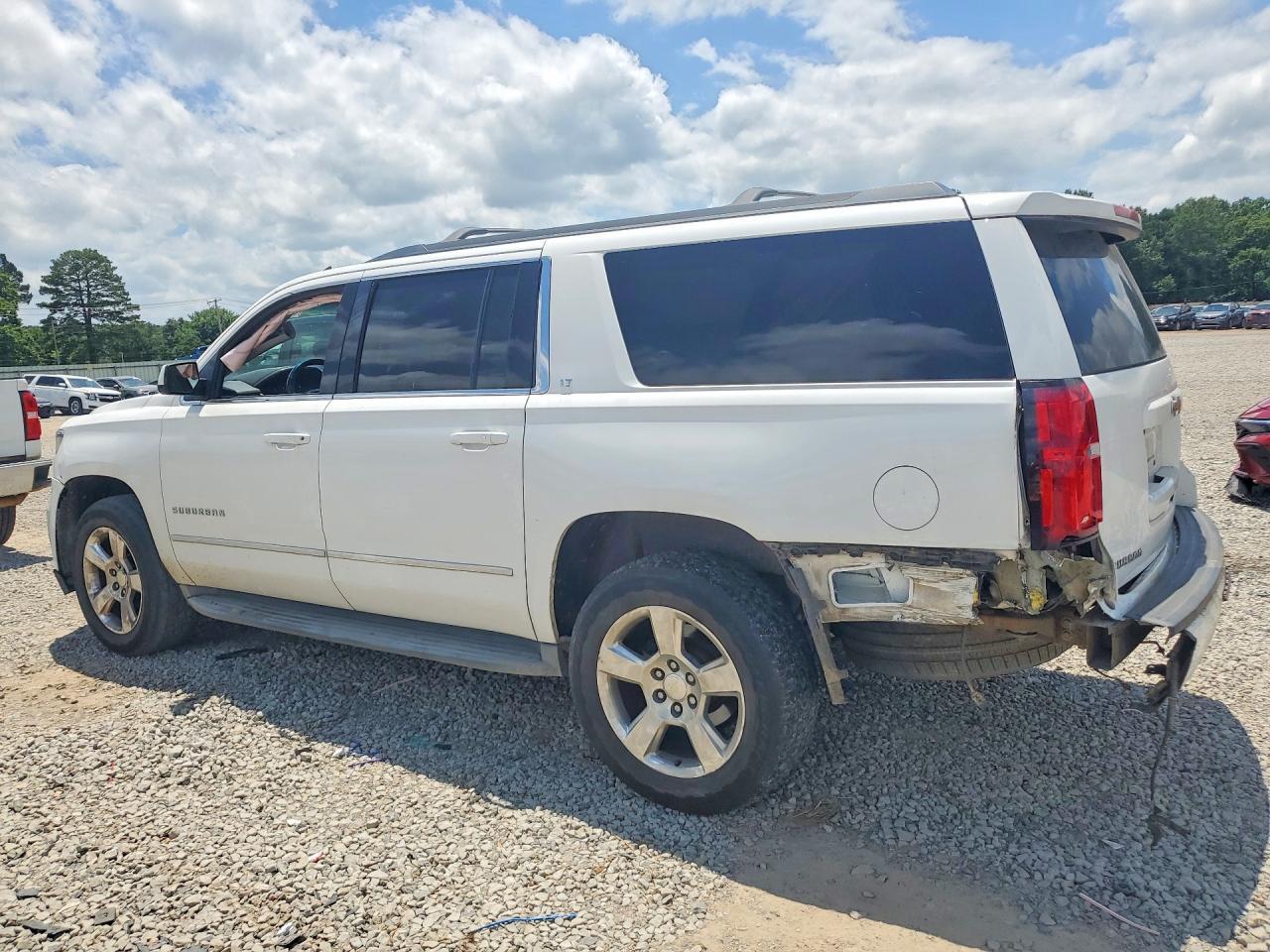 2015 Chevrolet Suburban C1500 Lt - Image 2
