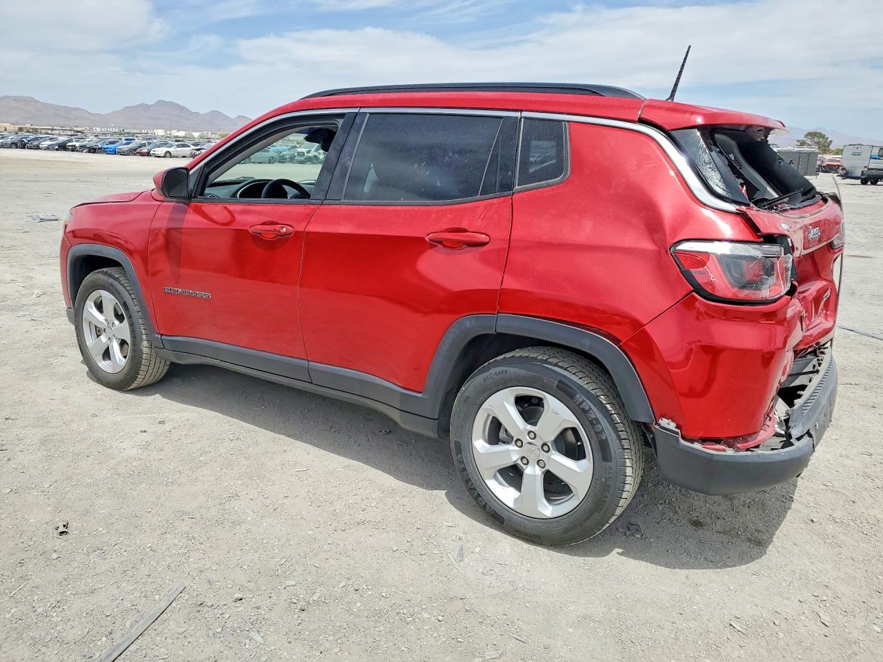 2017 Jeep Compass Latitude - Фото 2
