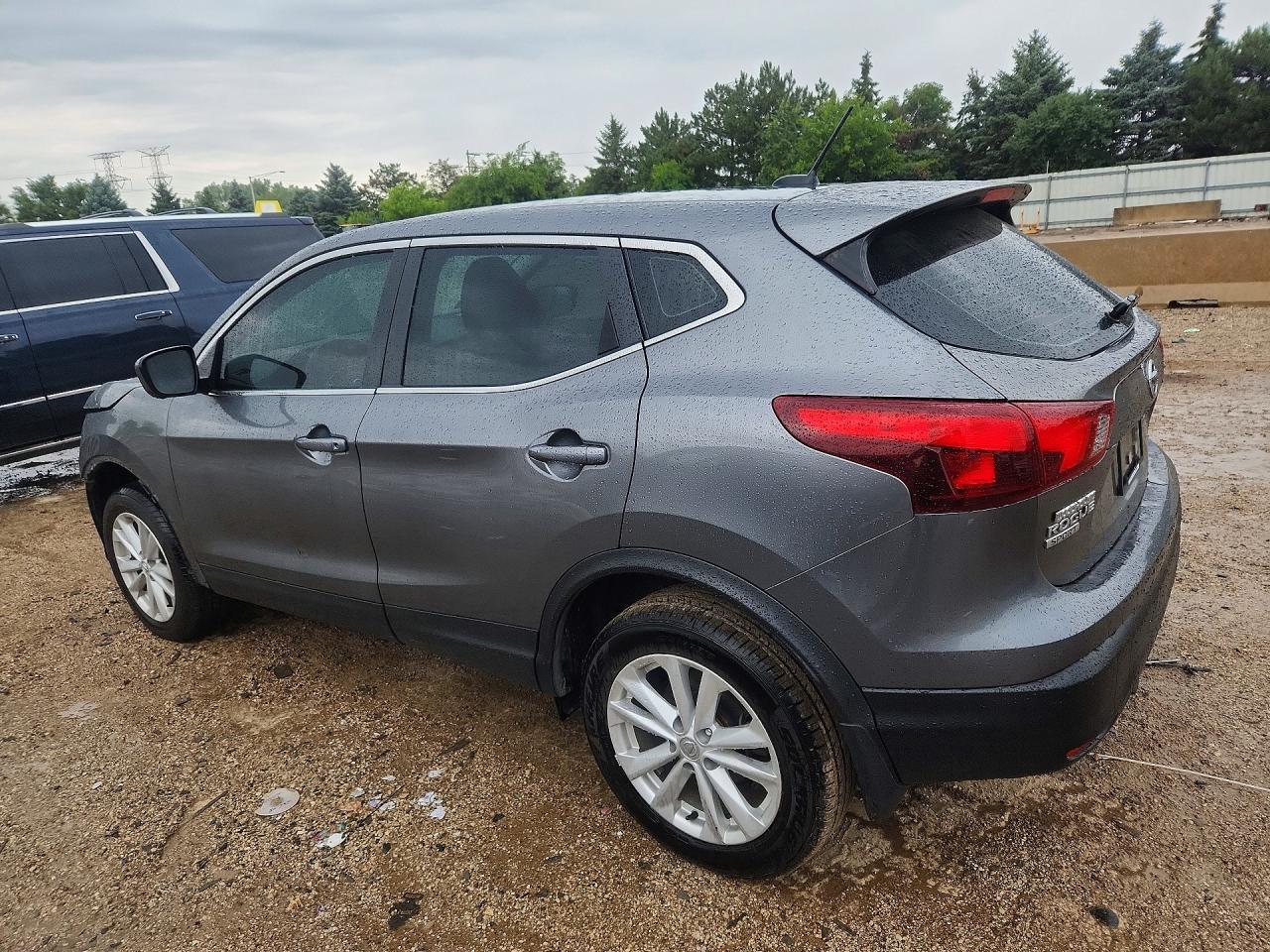 2017 Nissan Rogue Sport S - Фото 2