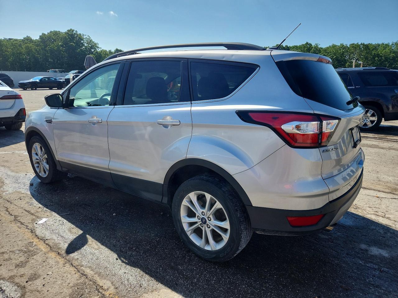2017 Ford Escape Se - Фото 2