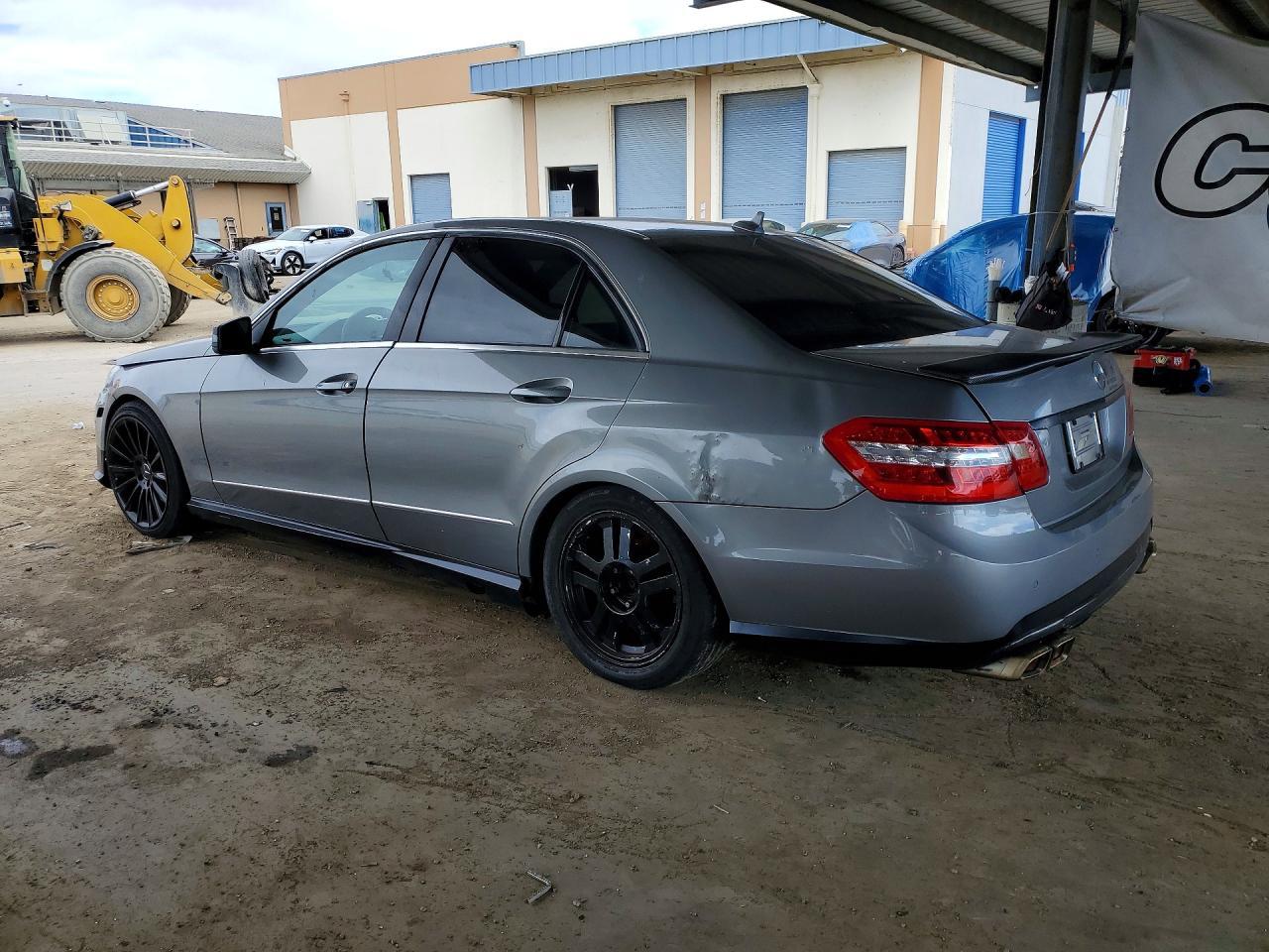 2011 Mercedes-Benz E 550 - Image 2