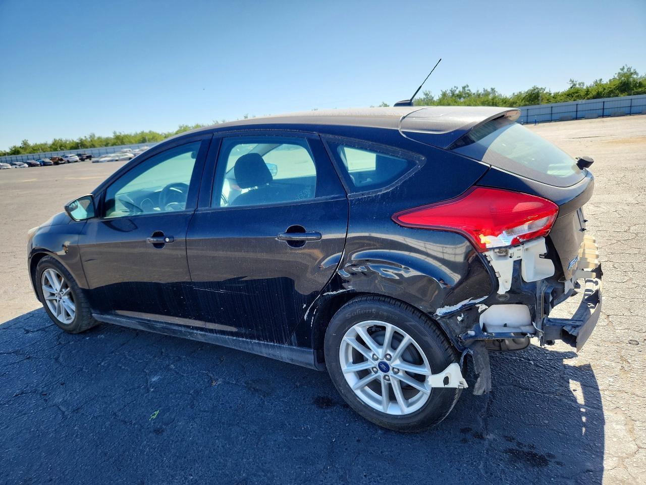 2016 Ford Focus Se - Image 2