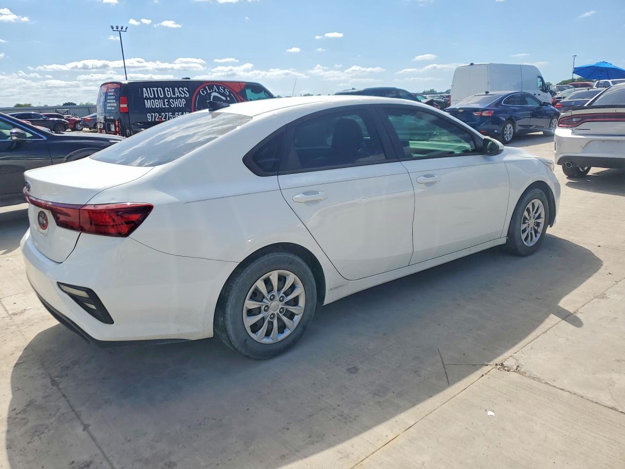 2021 Kia Forte Fe - Image 3