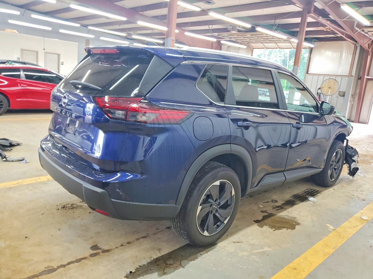 2025 Nissan Rogue - Image 3