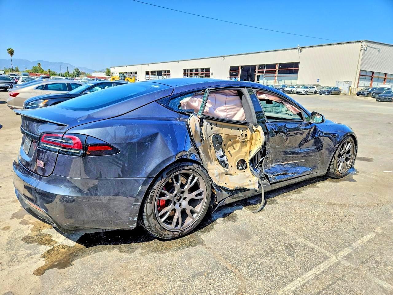 2023 Tesla Model S - Фото 3