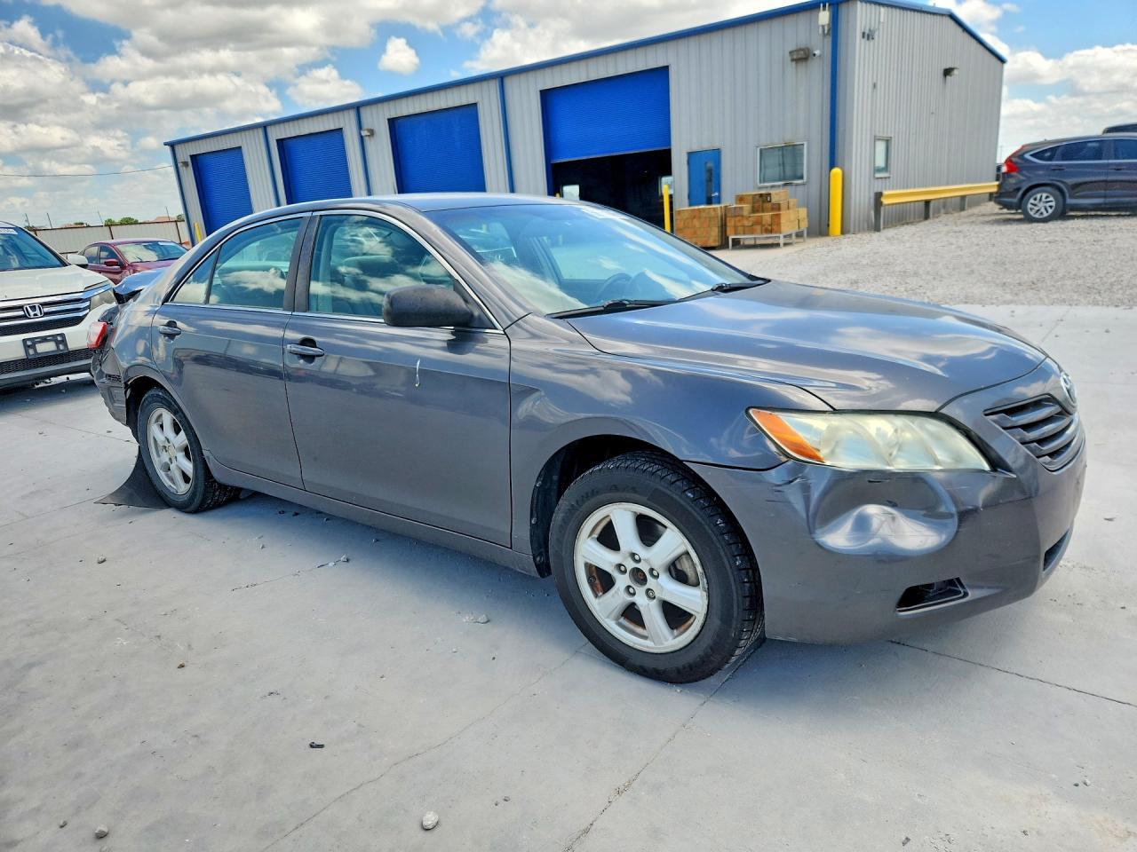 2008 Toyota Camry Le - Image 4