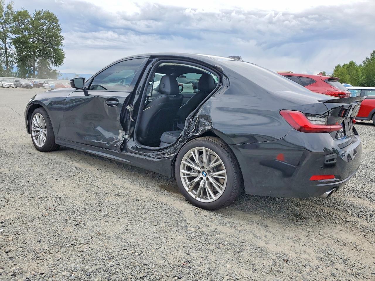 2024 BMW 330Xi - Фото 2