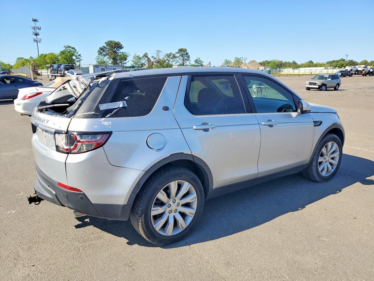 2015 Land Rover Discovery Sport Hse Luxury - Image 3