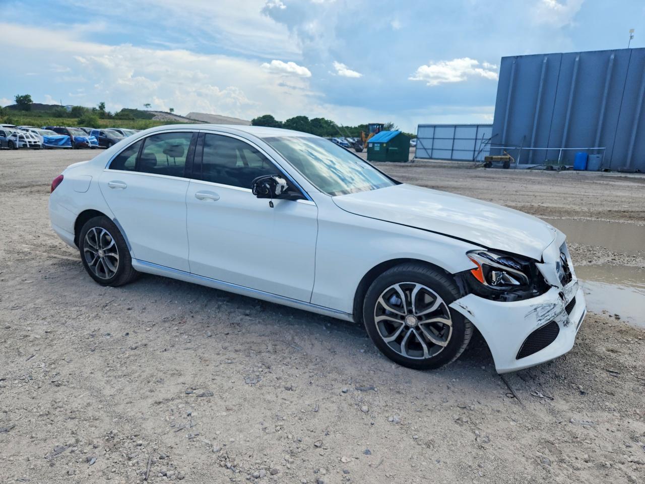2016 Mercedes-Benz C 300 4Matic - Image 4