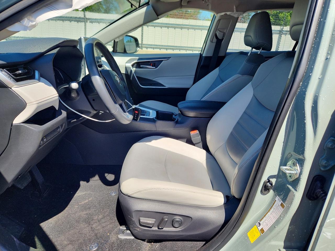 2023 Toyota Rav4 Xle Premium - Image 7