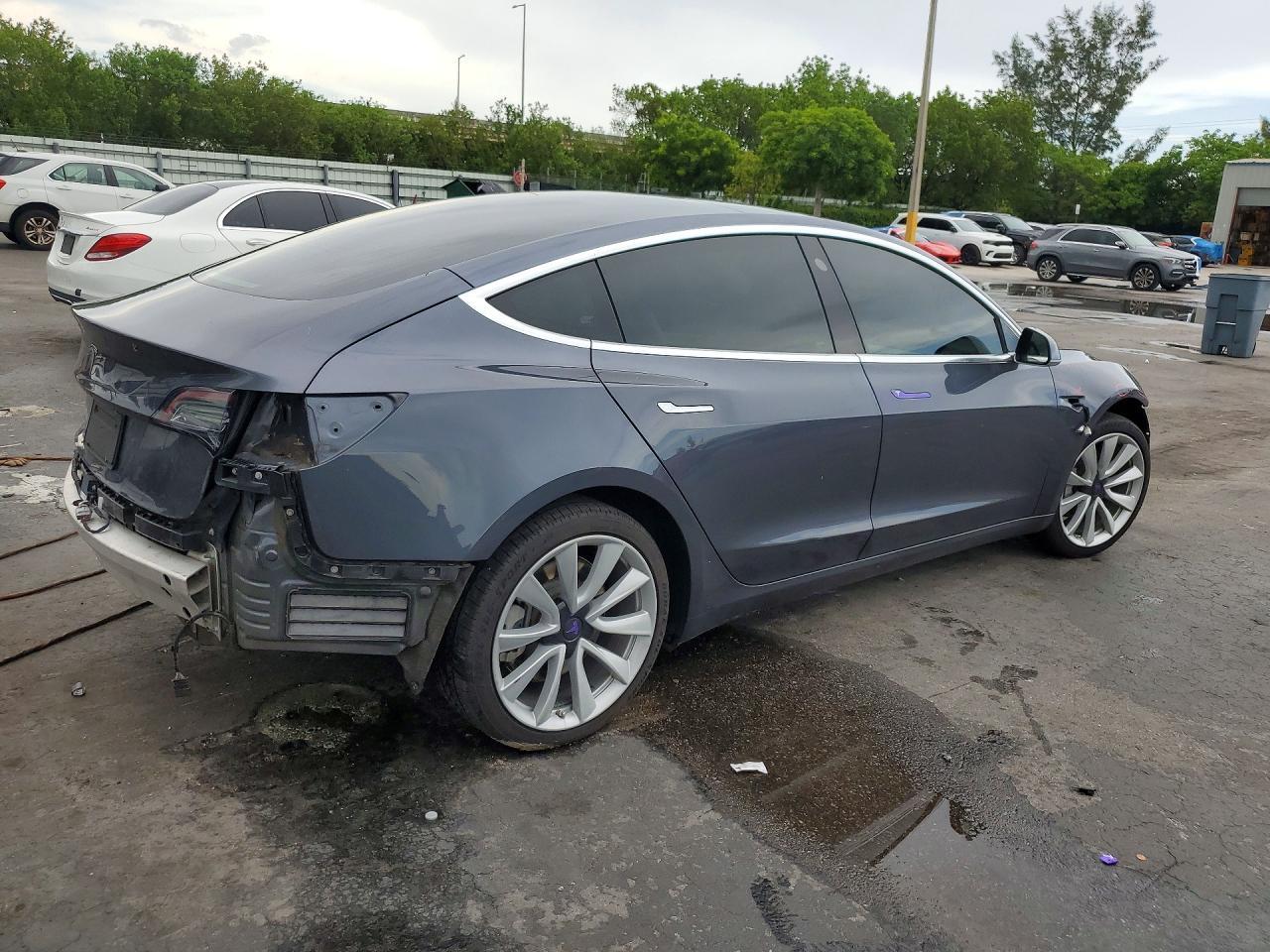2019 Tesla 3 - Image 3