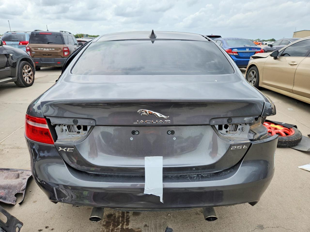 2019 Jaguar Xe Premium - Фото 6