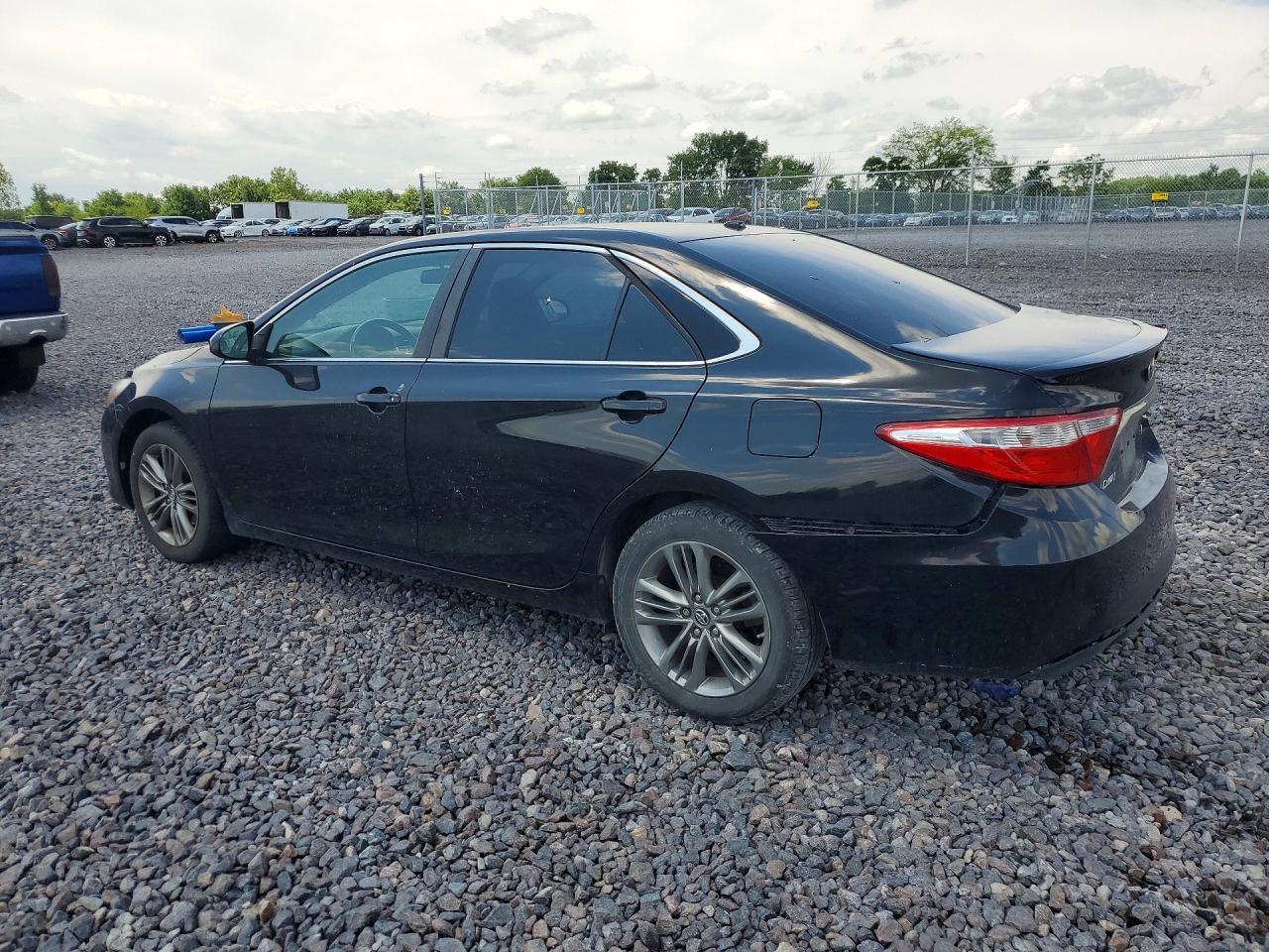 2017 Toyota Camry Se - Фото 2