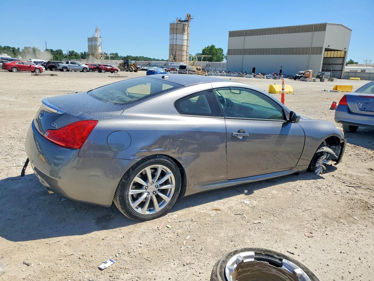 2013 Infiniti G37 Coupe X - Фото 3