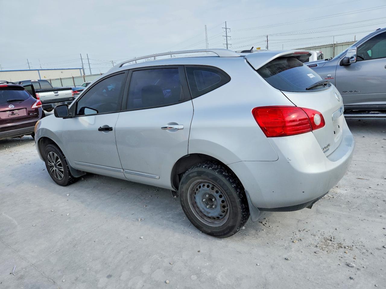 2015 Nissan Rogue Select S - Image 2