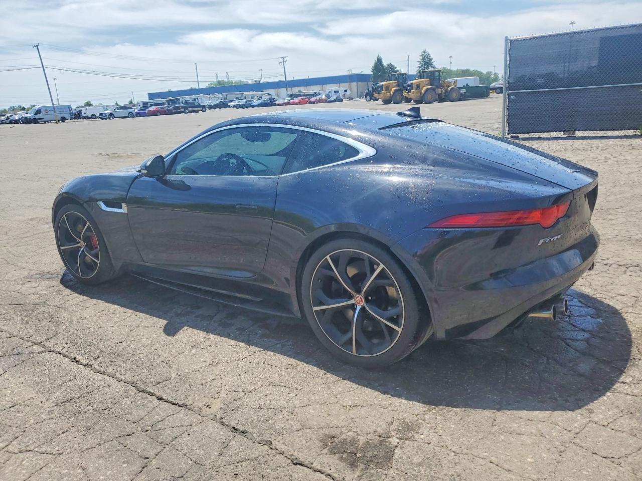 2017 Jaguar F-Type R - Фото 2