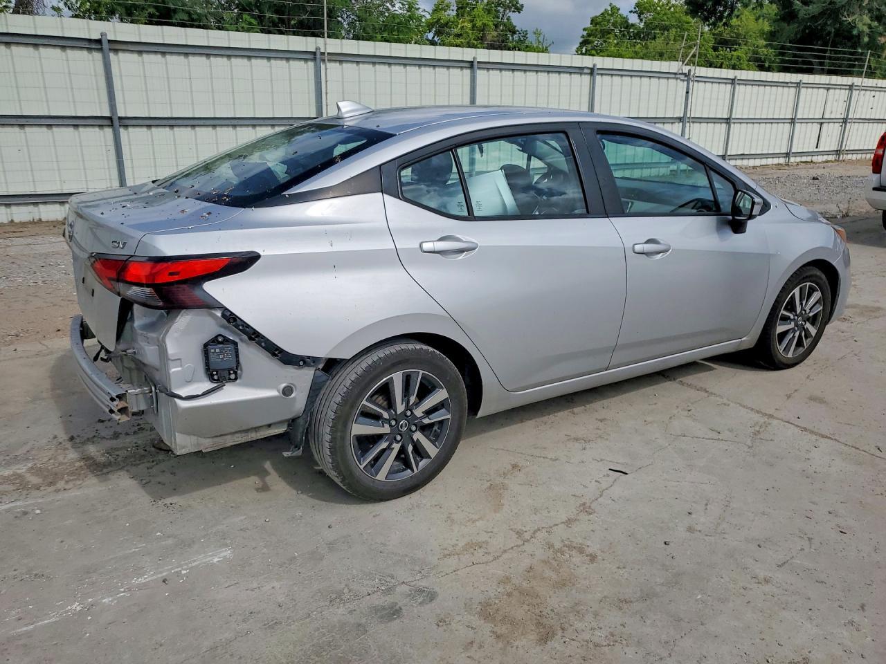 2021 Nissan Versa Sv - Image 3