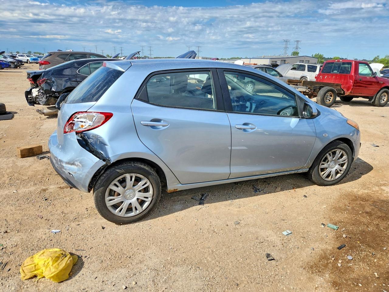2013 Mazda Mazda2 - Фото 3