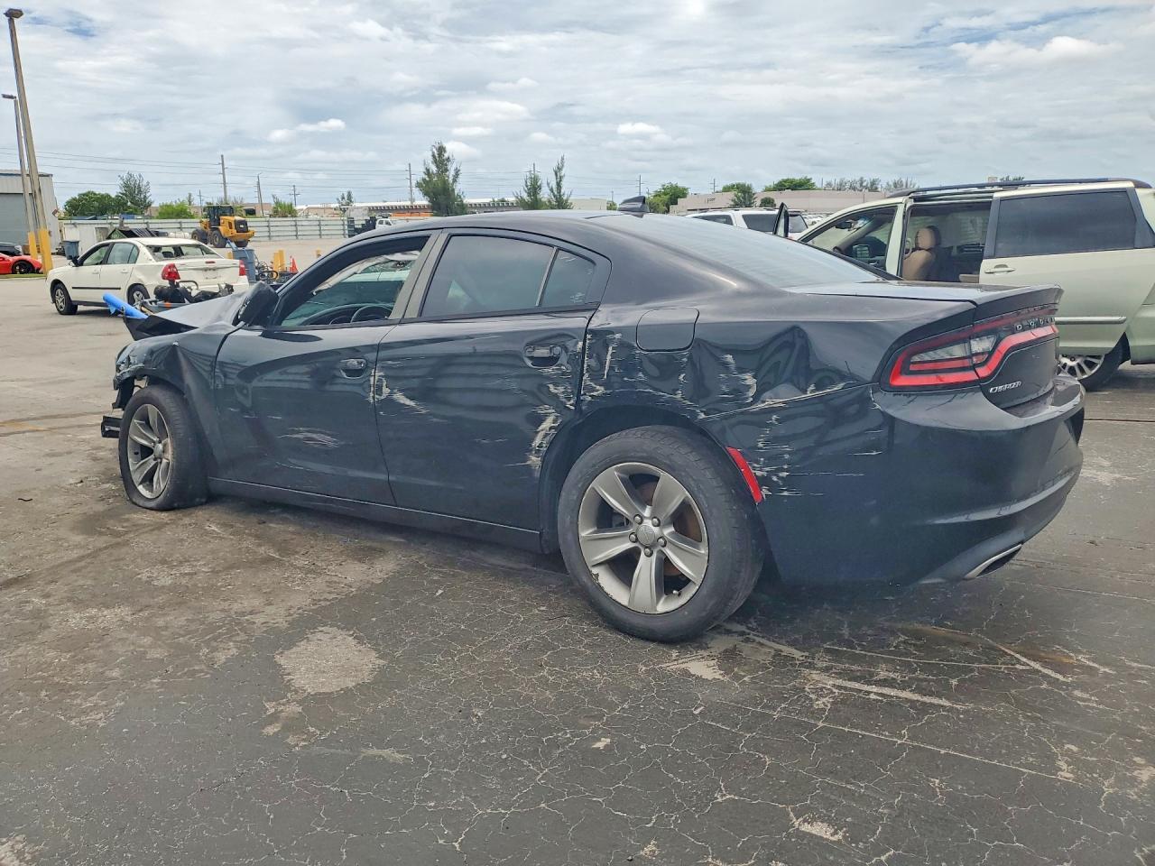 2016 Dodge Charger Sxt - Фото 2