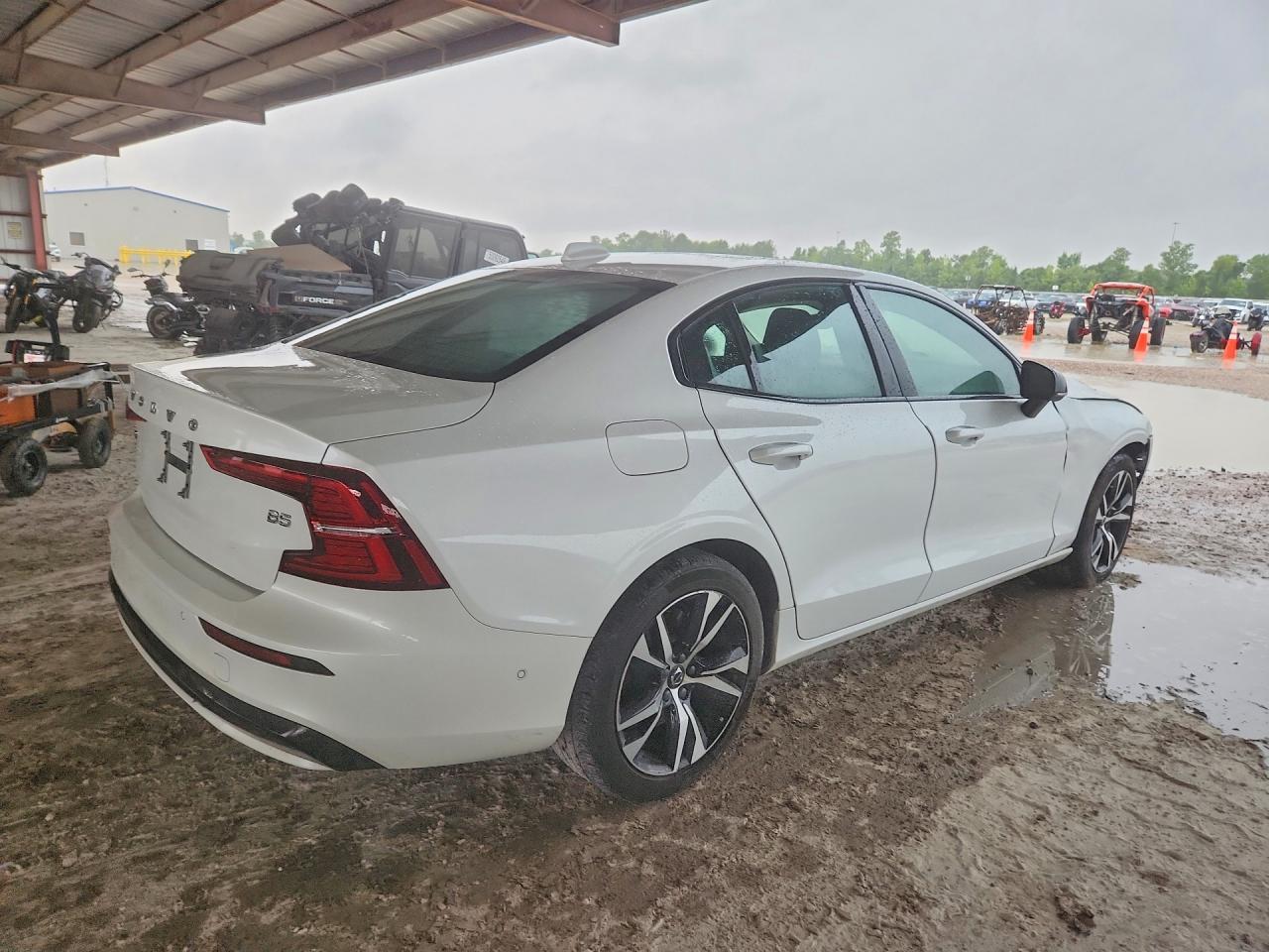 2024 Volvo S60 Plus - Image 3