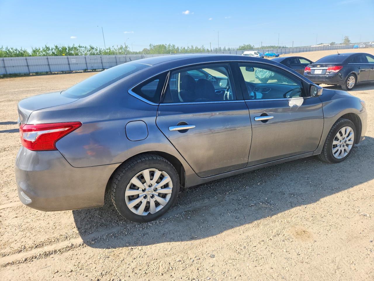 2017 Nissan Sentra S - Фото 3