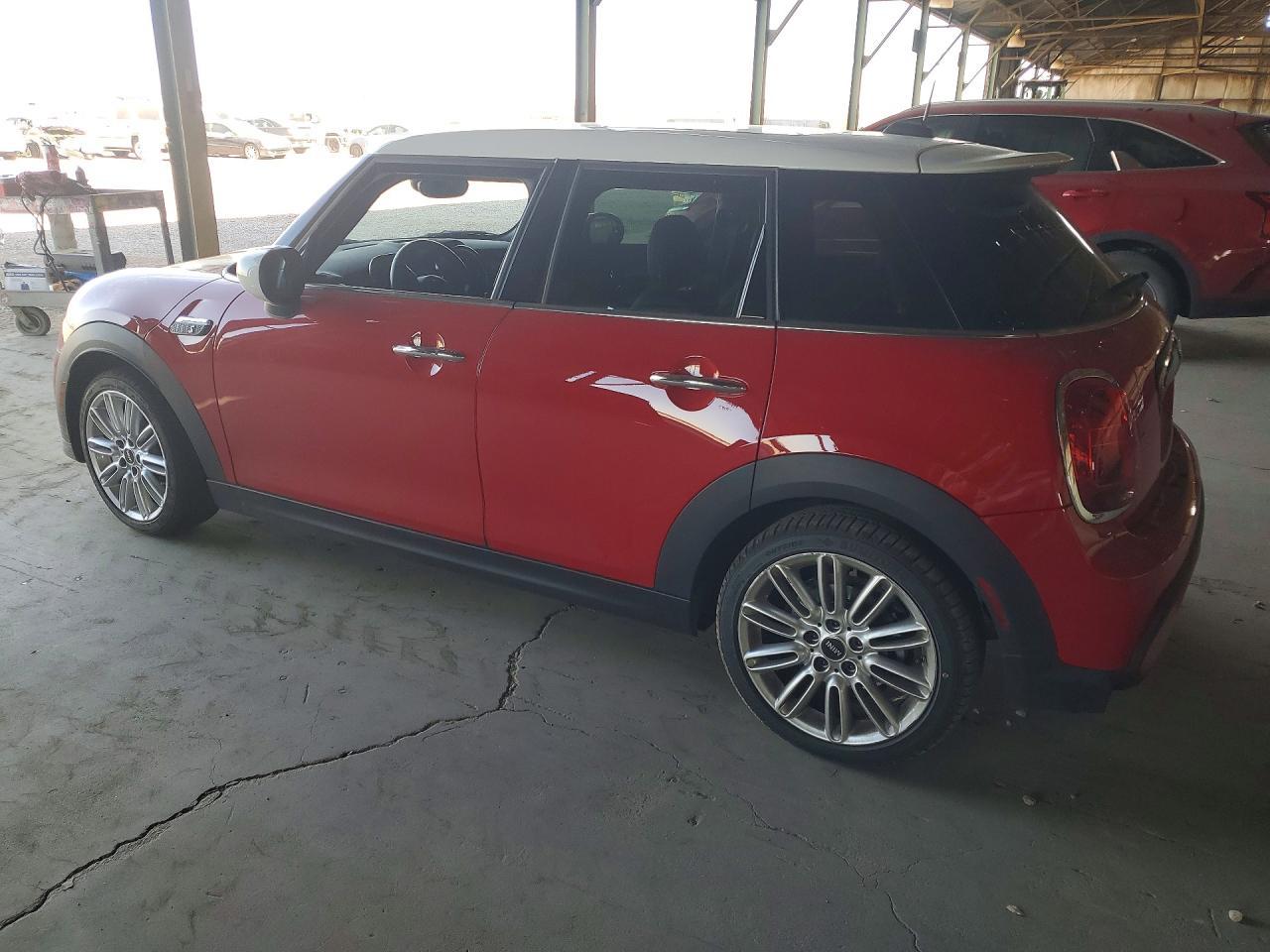 2022 Mini Cooper S - Фото 2