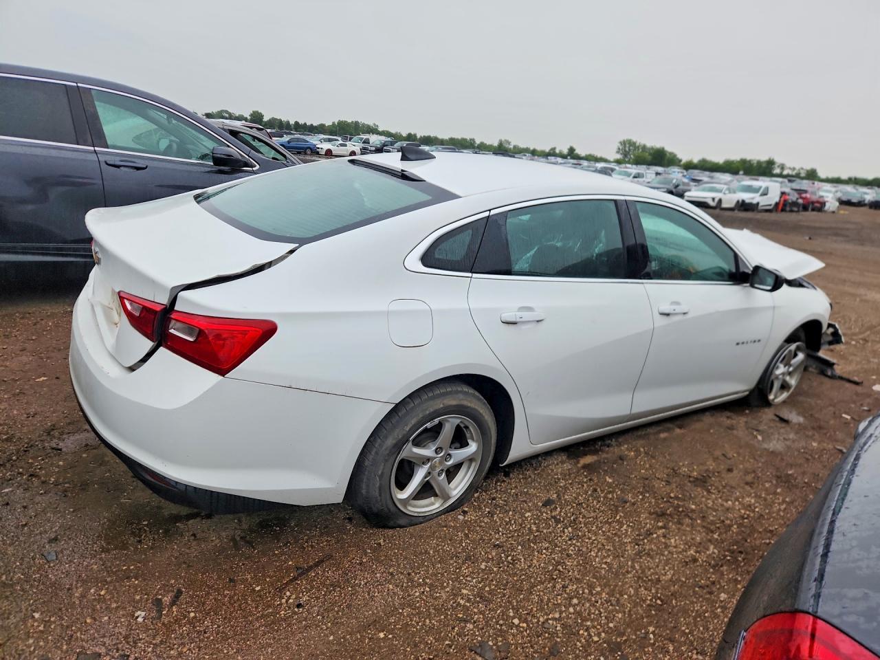 2018 Chevrolet Malibu Ls - Фото 3