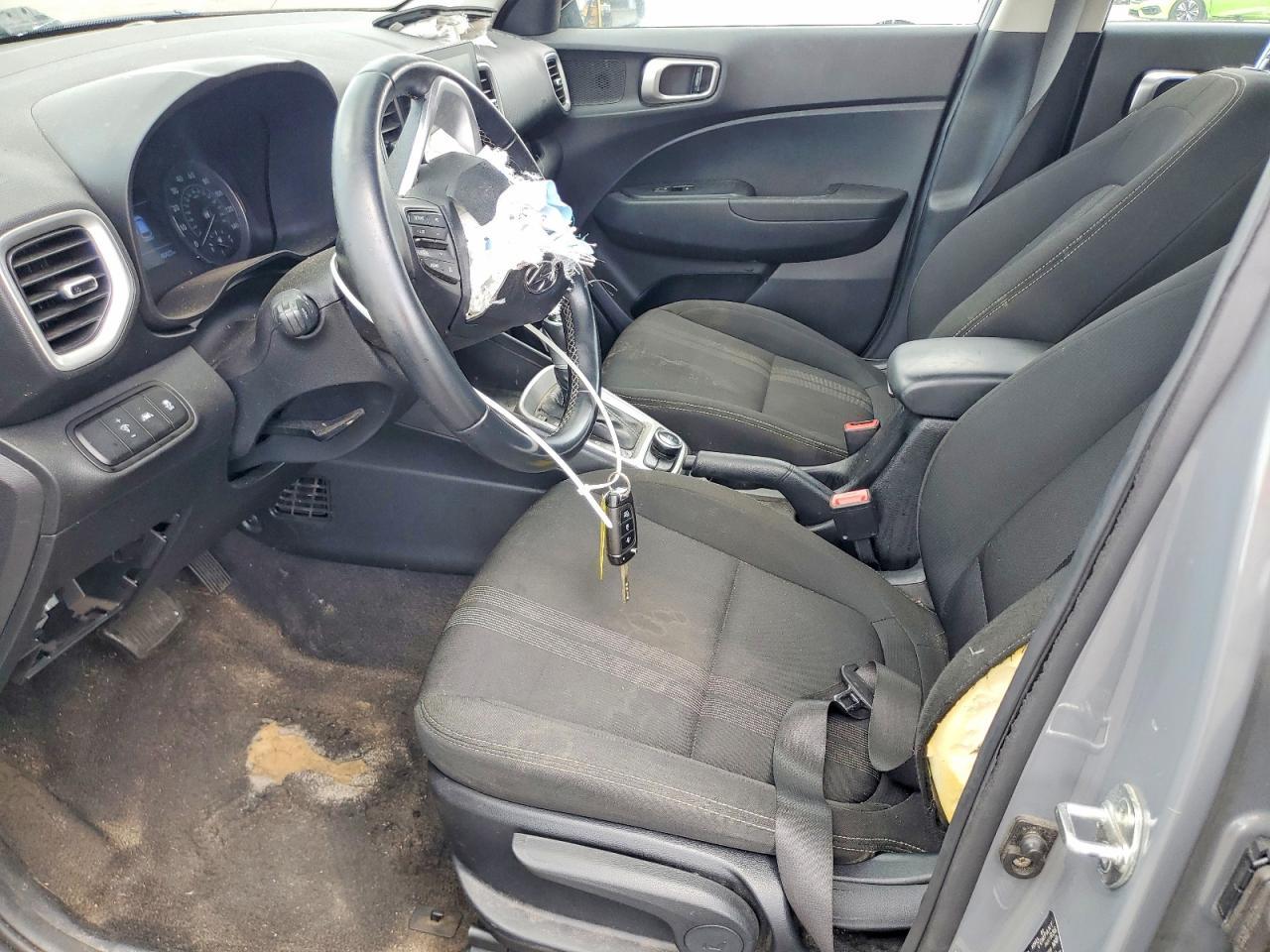 2022 Hyundai Venue Sel - Image 7
