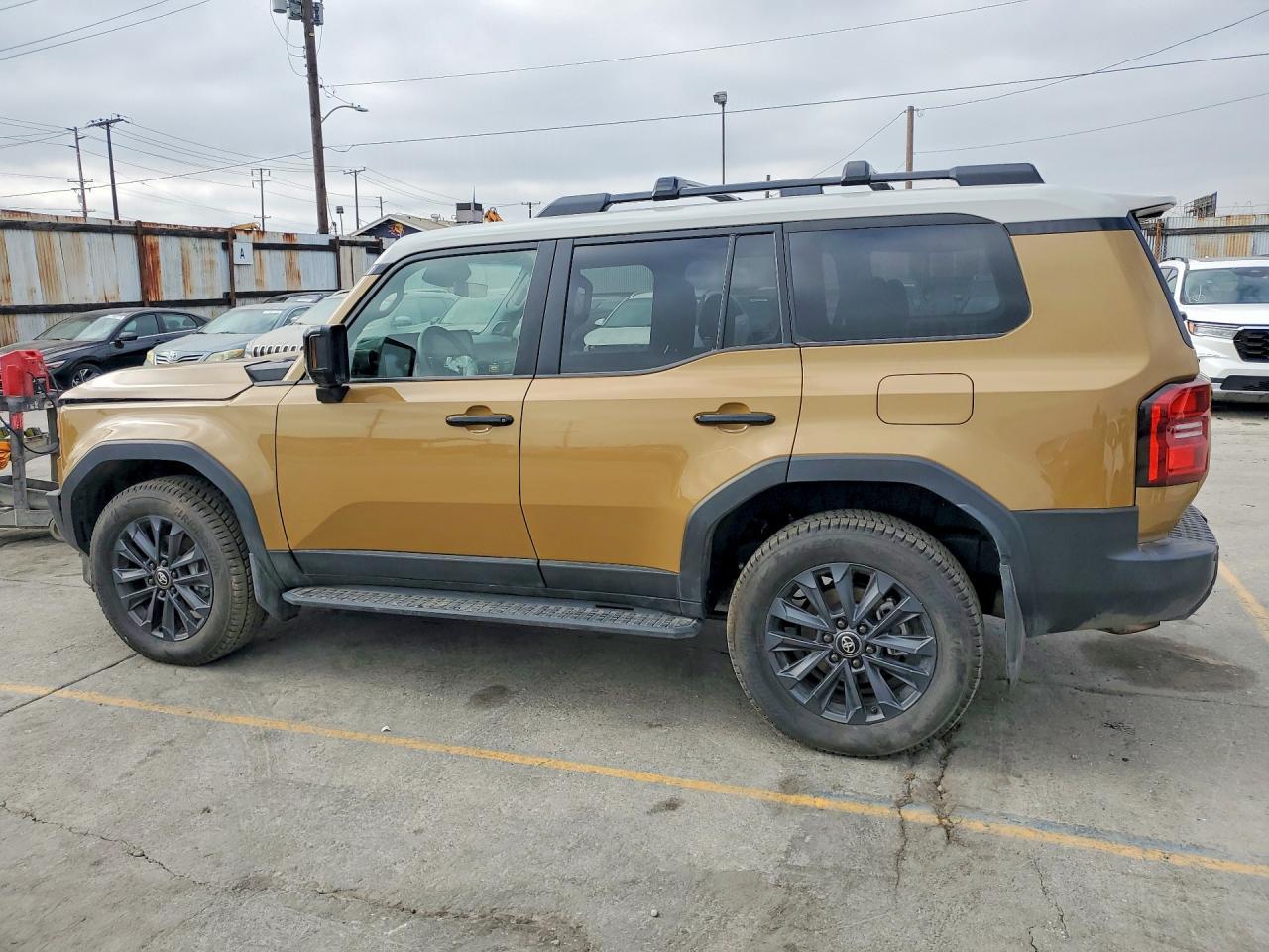 2025 Toyota Land Cruiser Base - Фото 2