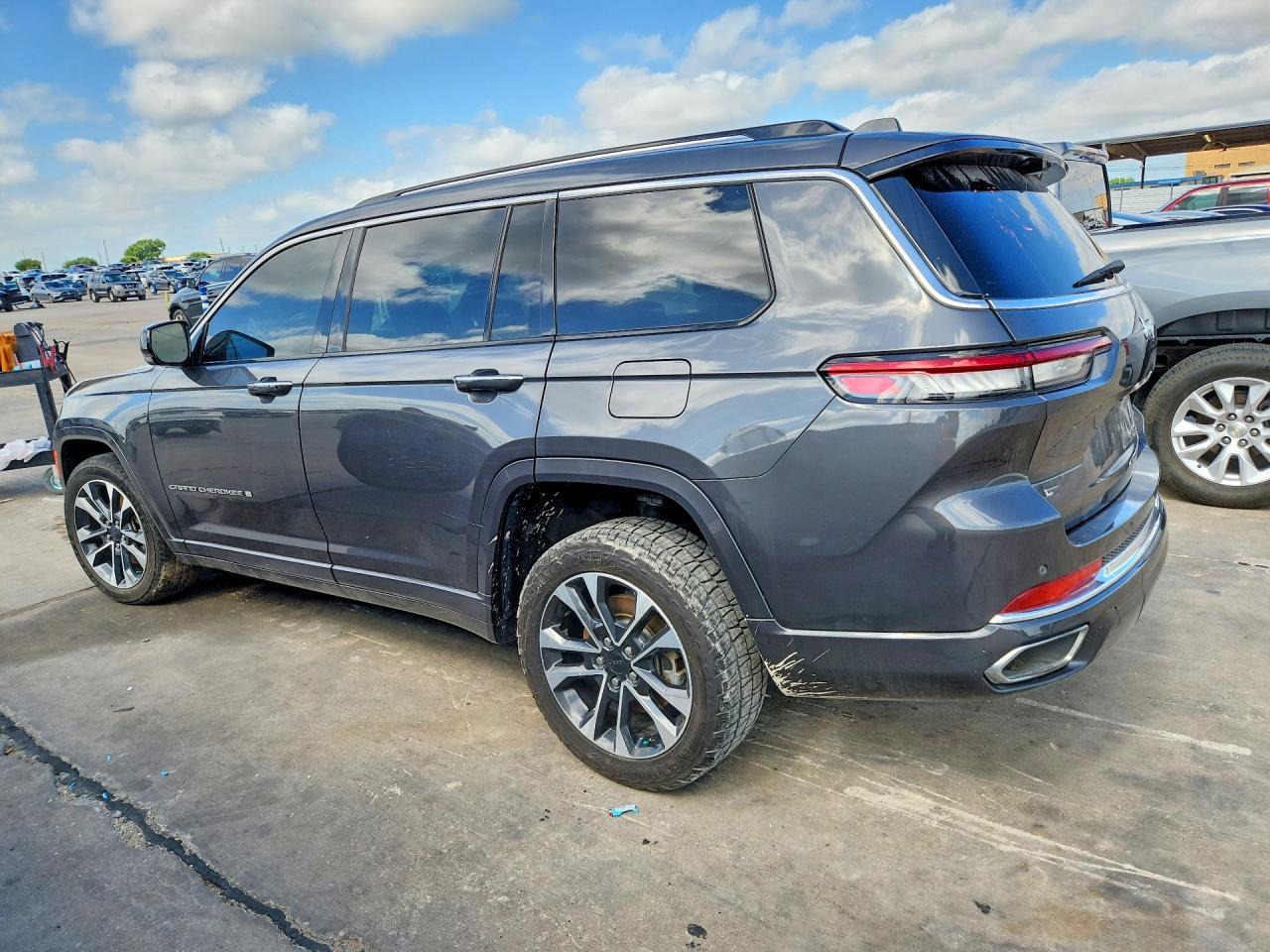 2022 Jeep Grand Cherokee L Overland - Фото 2