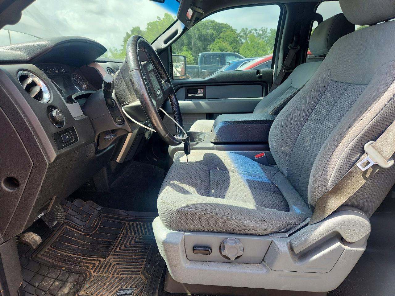 2014 Ford F150 - Фото 7