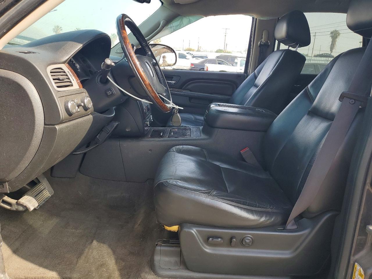 2011 GMC Yukon - Image 7