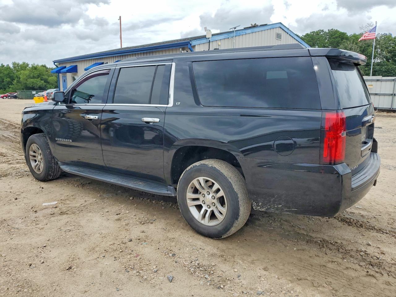 2019 Chevrolet Suburban C1500 Lt - Фото 2