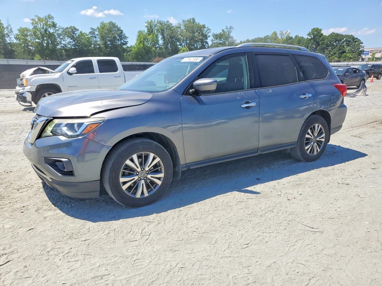 2018 Nissan Pathfinder Sv
