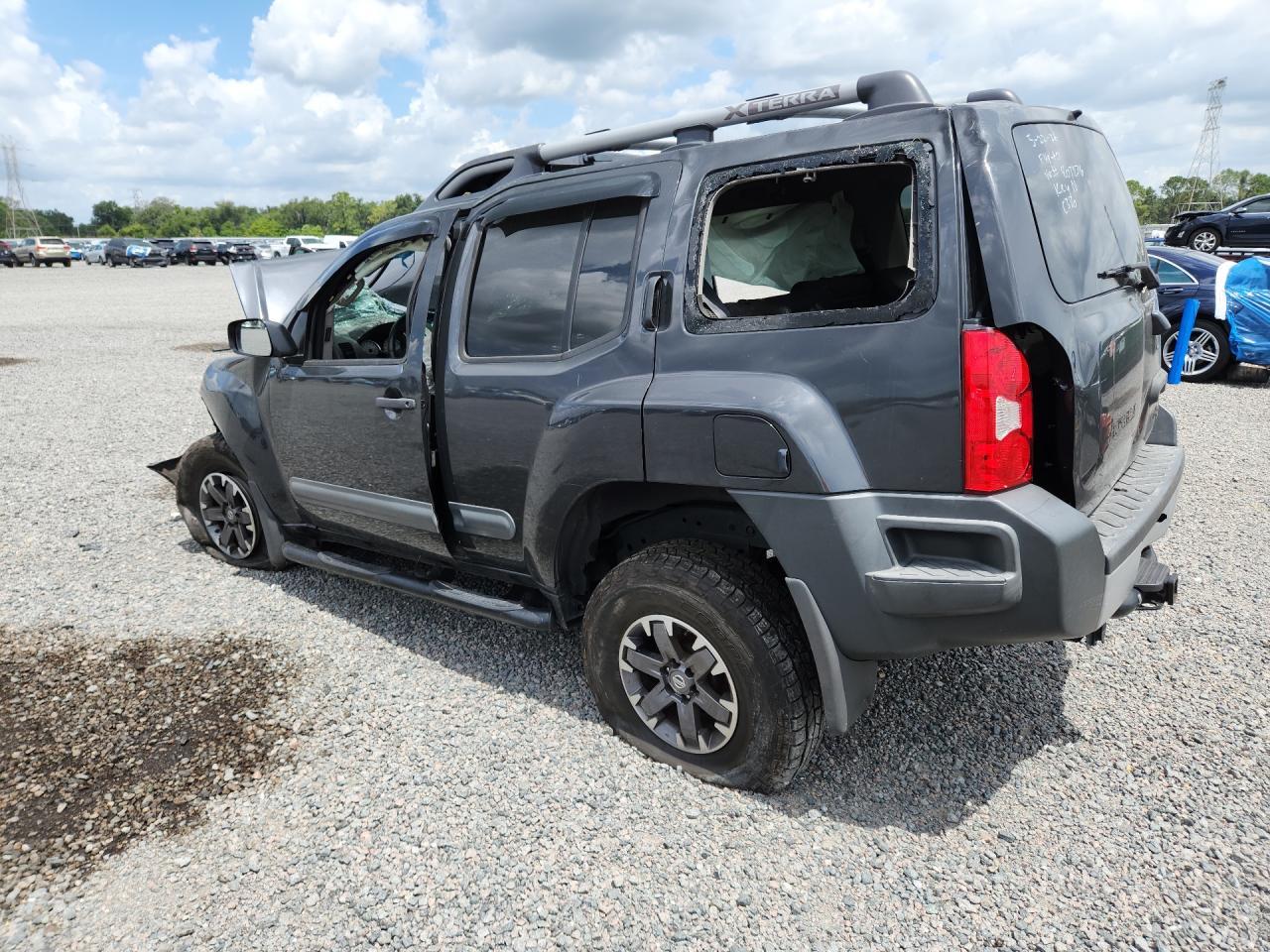 2014 Nissan Xterra Pro-4X - Фото 2