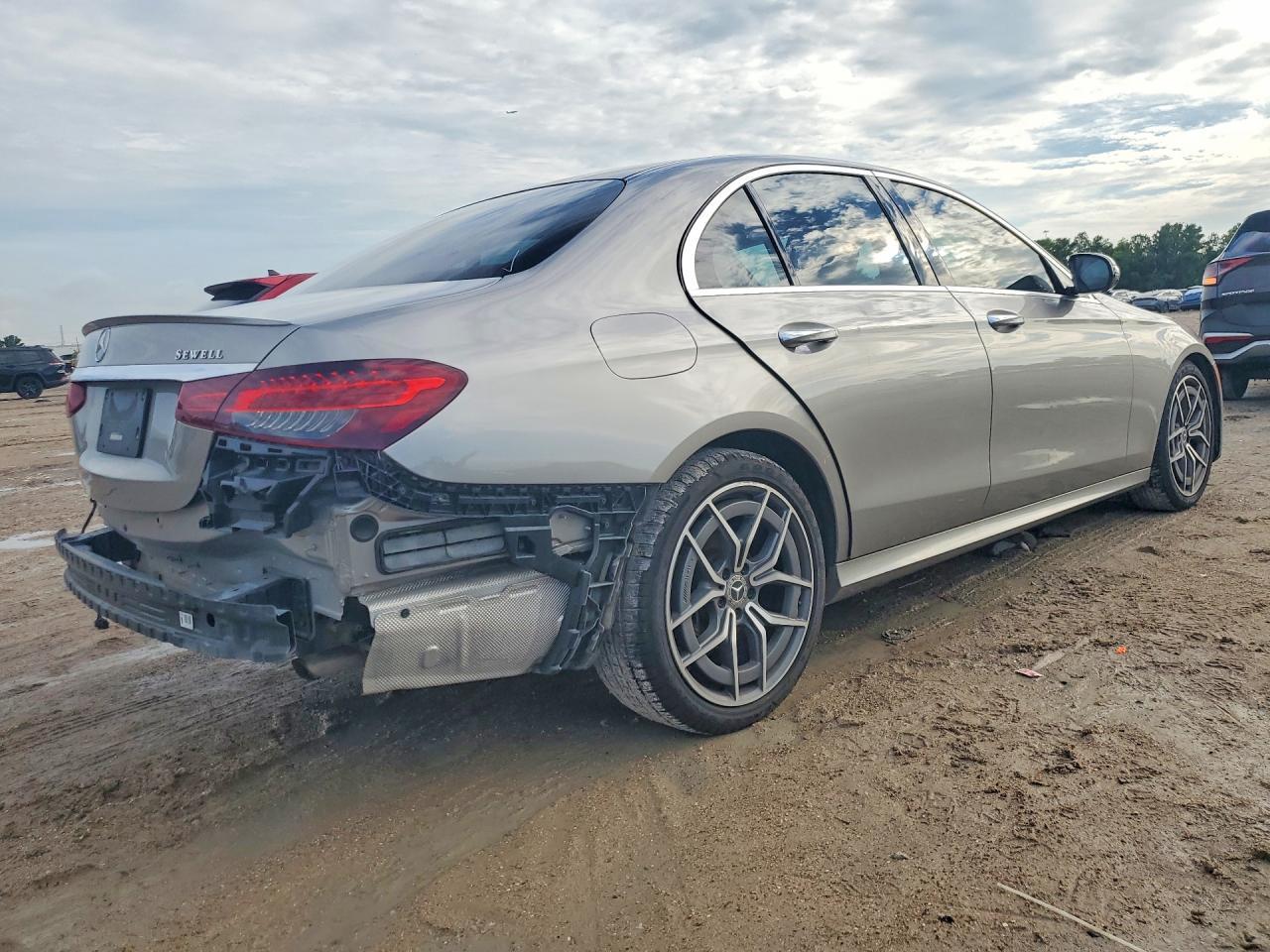 2021 Mercedes-Benz E 350 - Фото 3