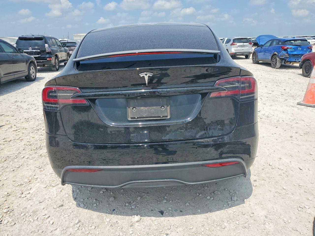 2022 Tesla Model X - Image 6