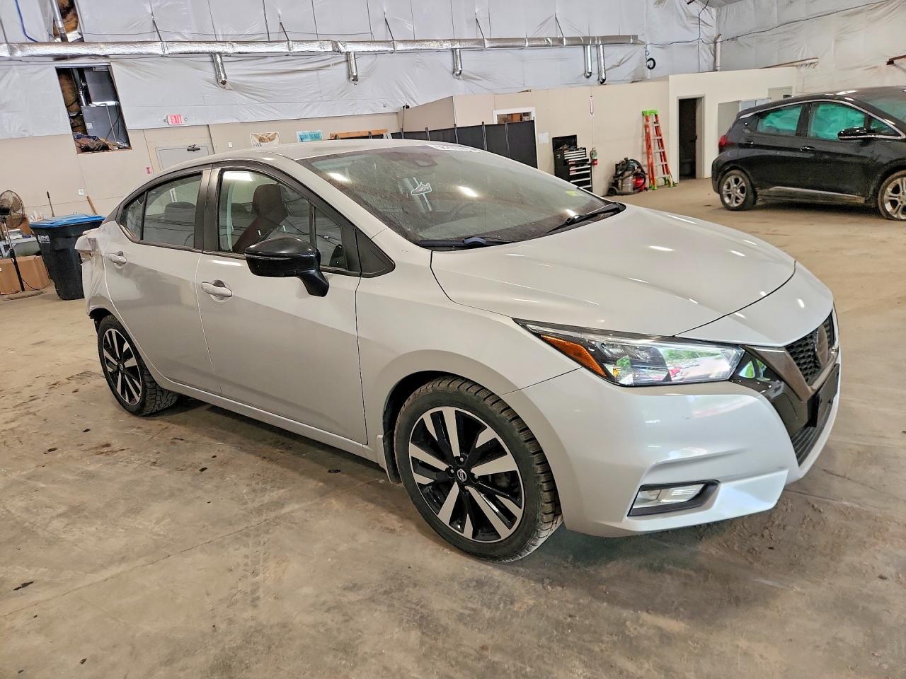 2021 Nissan Versa Sr - Фото 4