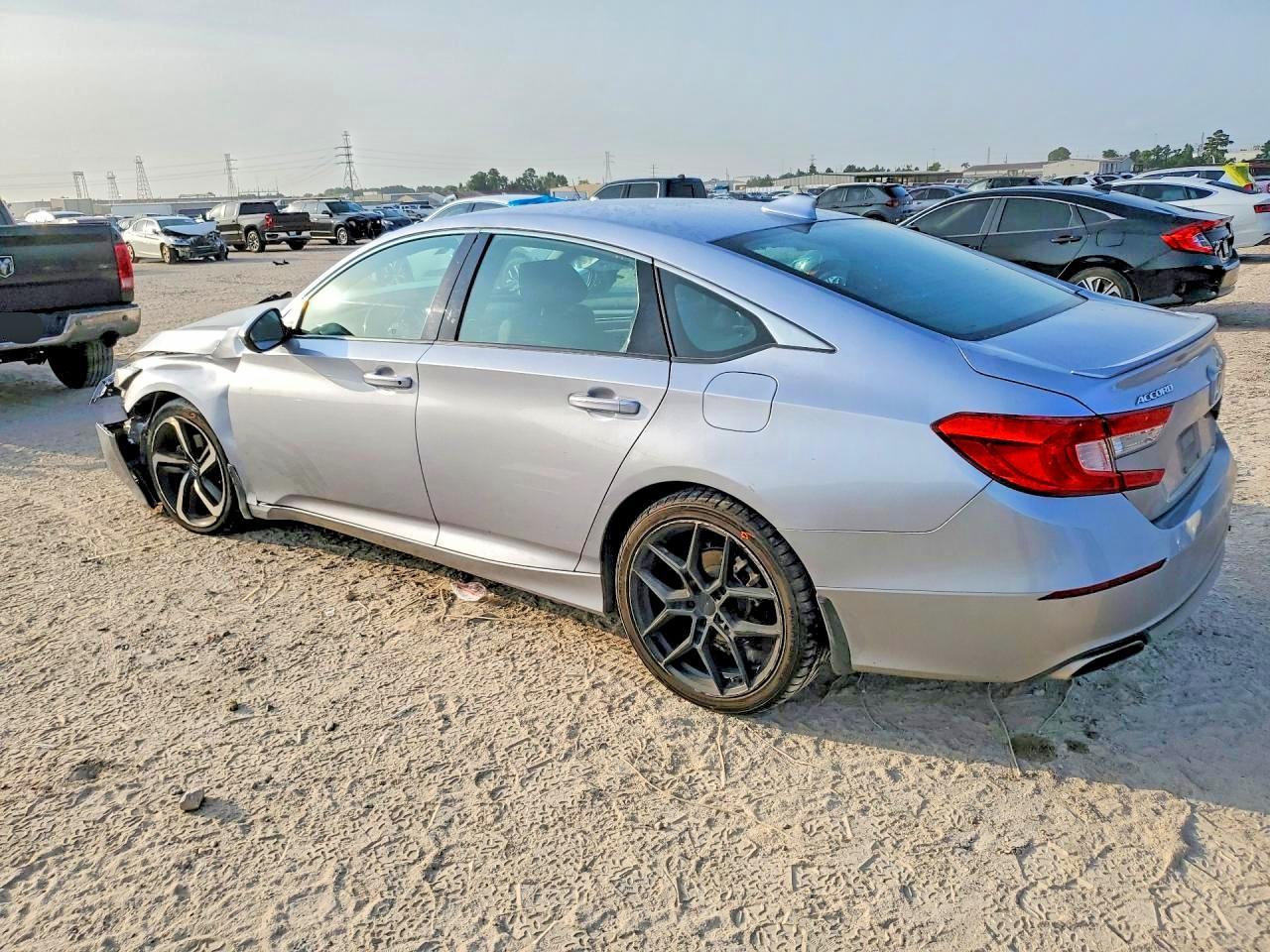 2019 Honda Accord Sport - Фото 2