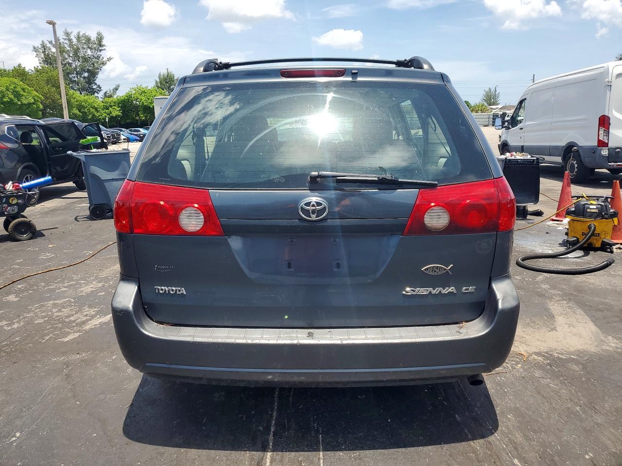2008 Toyota Sienna - Фото 6