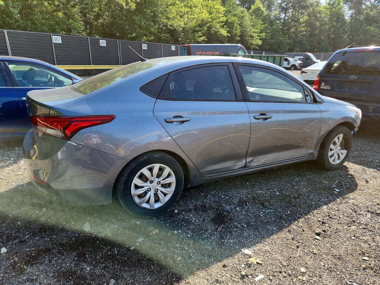 2020 Hyundai Accent Se - Фото 3