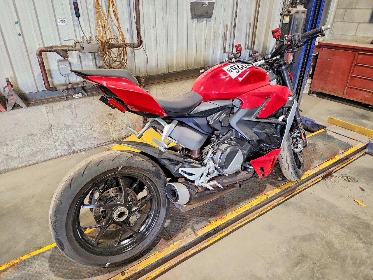 2022 Ducati Streetfighter V2 - Фото 3
