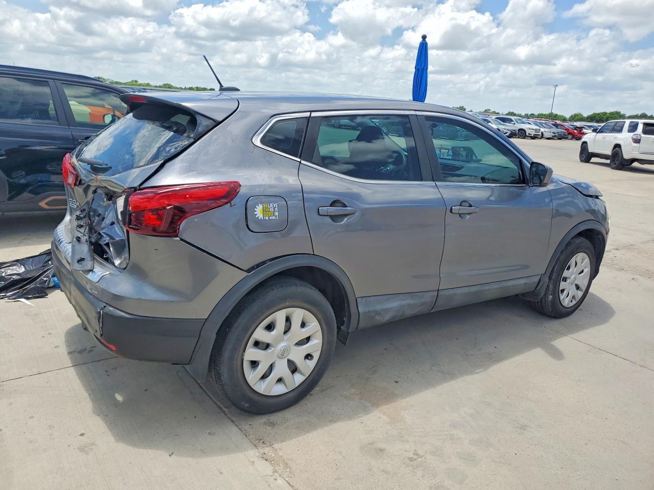 2019 Nissan Rogue Sport S - Фото 3