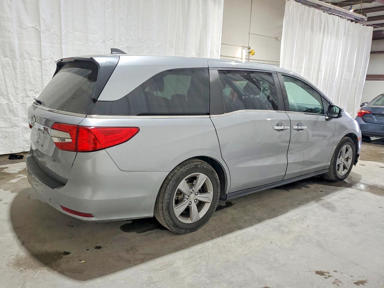 2018 Honda Odyssey Ex - Image 3