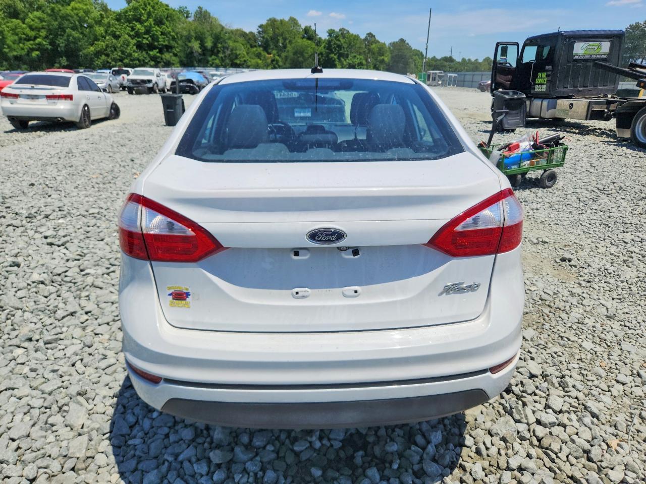 2019 Ford Fiesta S - Фото 6