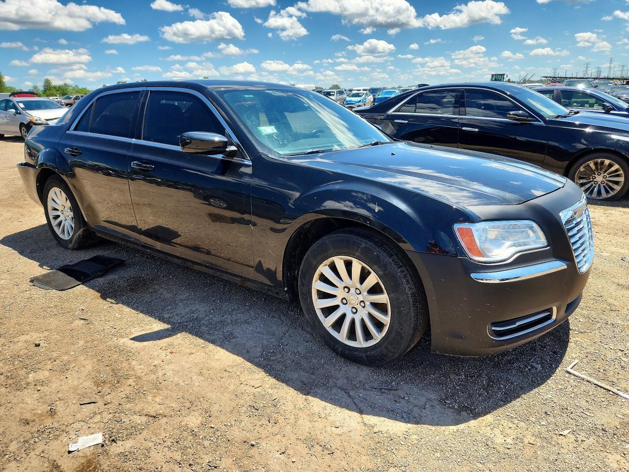 2014 Chrysler 300 - Image 4